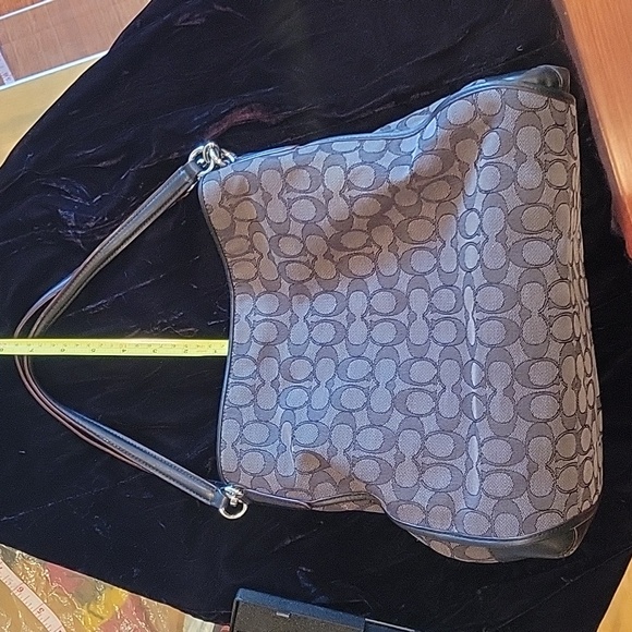 Coach large handbag silver hardware - Picture 6 of 14